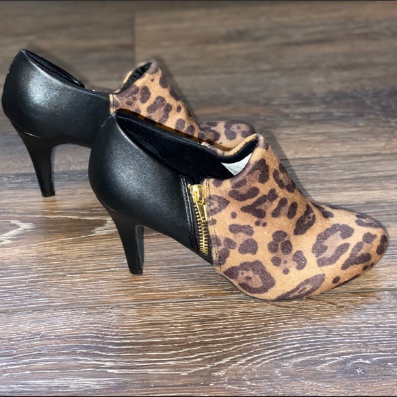 Faux fur faux leather Leopard print Bootie heels - Picture 3 of 7